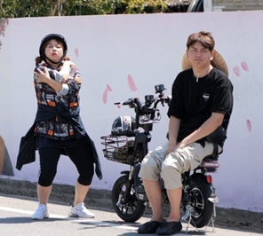홍현의 제이쓴 부부 나이 전남 신안 여행 중 히치하이킹까지