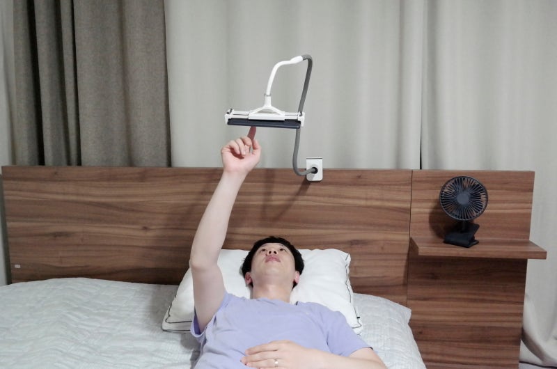 침대 태블릿 거치대 루아모 유튜브 넷플릭스 보면서 잠들기 딱!