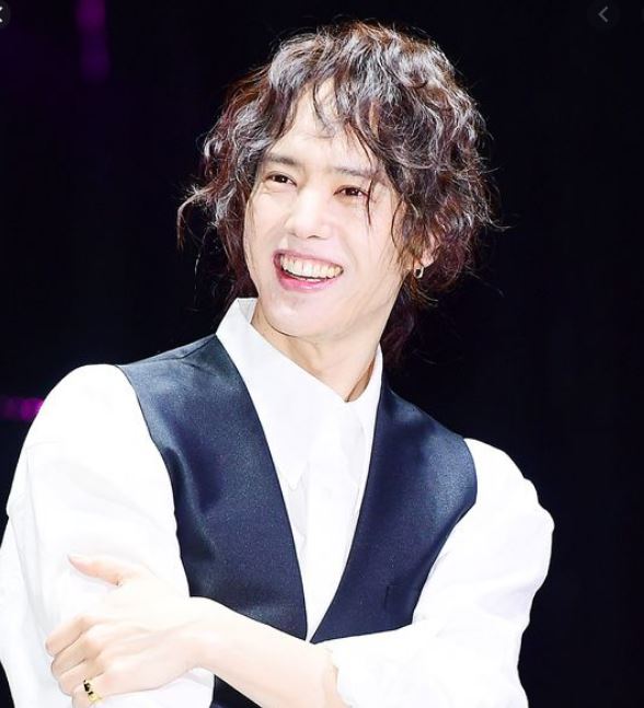  양준일, 논란으로 입지 흔들