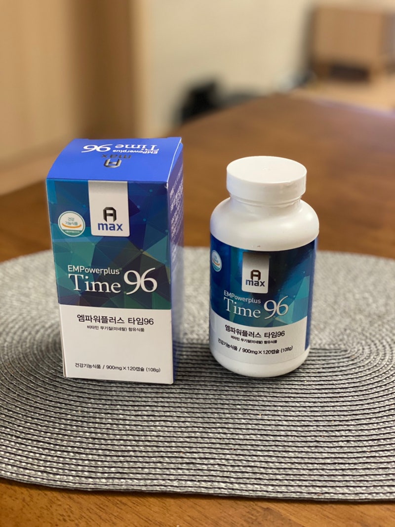 가족과 함께 멀티비타민 Empower Plus Time 96을 섭취하십시오.