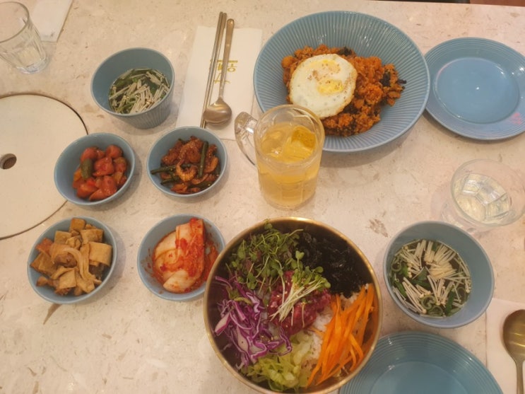  정자역 맛집 '우마블'에서 한우 육회 비빔밥과 깍두기 볶음밥 즐기기!