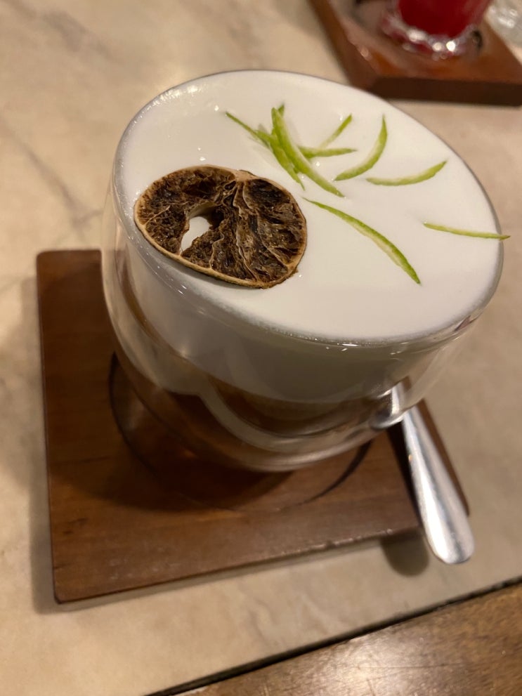  Phin&Bean Roastery 호치민 로컬카페 노트르담 성당, 사이공 우체국에서 가까운 커피 맛집