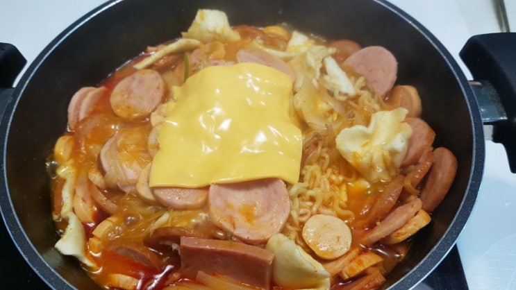 비오는 날 생각나는 푸짐한 부대찌개 / 간편 요리 밀키트 / 마이셰프 UFO 부대찌개 만들기 / 쿠킹박스 조리하기 /간편한 집밥 비오는 날 생각나는 푸짐한 부대찌개 / 간편 요리 밀키트 / 마이셰프 UFO 부대찌개 만들기 / 쿠킹박스 조리하기 /간편한 집밥
