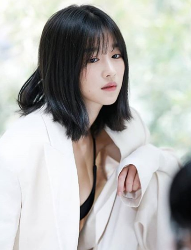  서예지 담배  프로필 김수현 사촌 사주 풀이