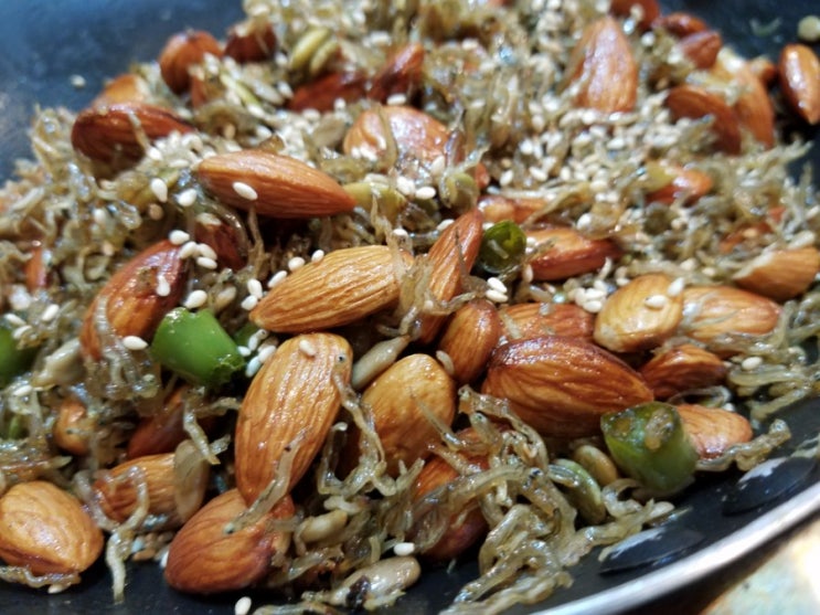  대박 반찬가게 할머님의 멸치볶음 맛의 비결!