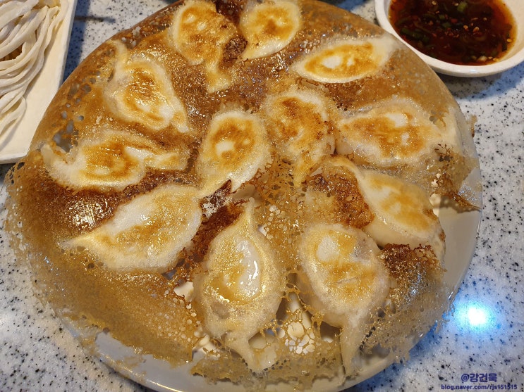  신설동 맛집 : 입에 넣는 순간 터지는 킹수제만두 대박이야.