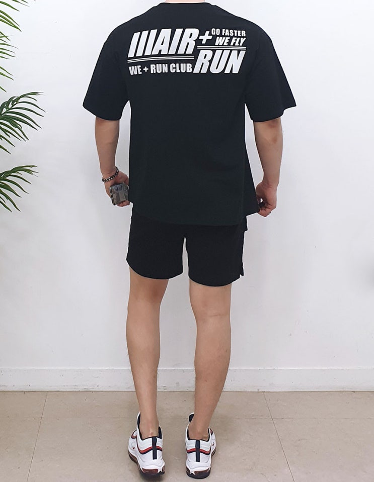  남자 오버핏 반팔티 스카치 홀로그램으로 유니크하게!
