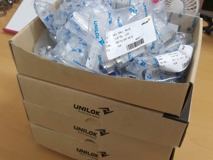  락타입 볼밸브 1/4"  LOK BALL VALVE 1/4인치  유니락
