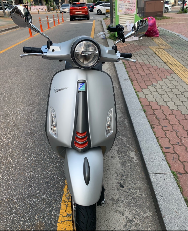  베스파_판교 피아지오베스파 매장에서 프마베라 스페셜 에디션 125 cc 스쿠터 구매하기