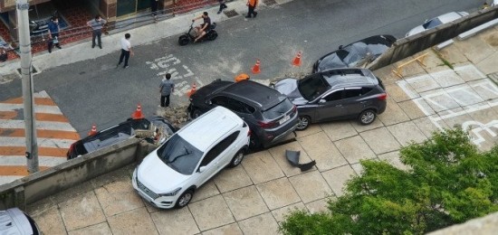  마른하늘에 날벼락... 오늘자 대명동 계대 차량 사고