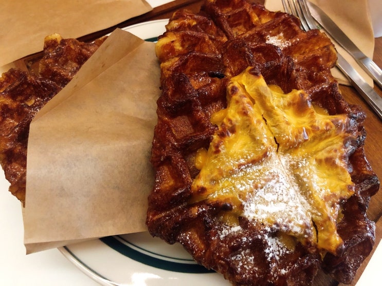  가로수길 크로플 맛집 새들러하우스 SADDLER HAUS