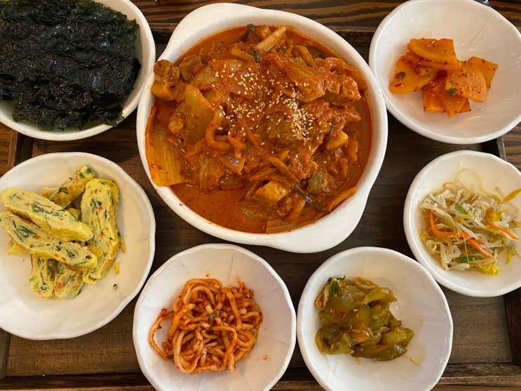  마곡고기집 점심백반 : 홍박식당