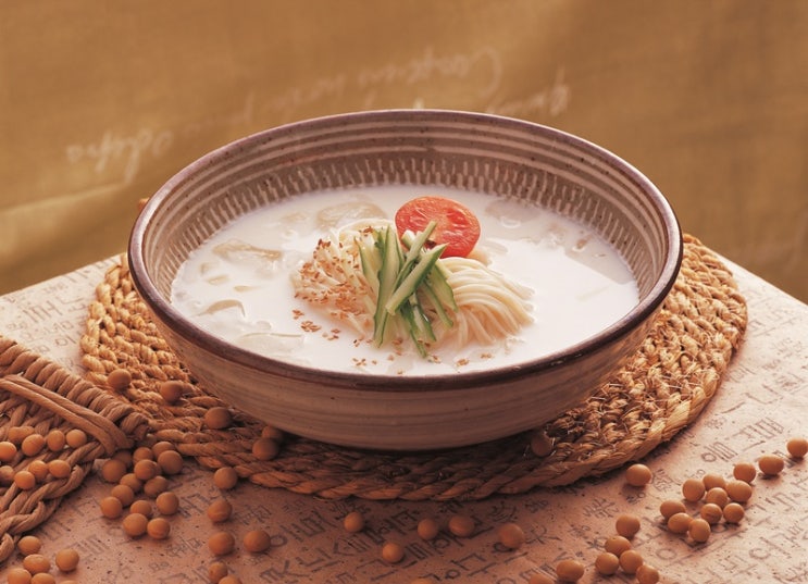  여름엔 시원한 콩국수~