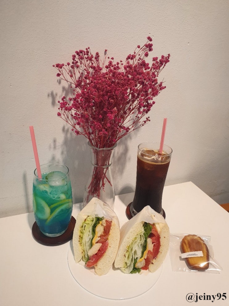  부평시장역 샌드위치 맛집 '카페아르몽'에 다녀오다
