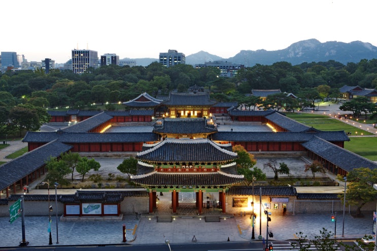  창경궁 대온실이 있던 창경원은 테마파크였다