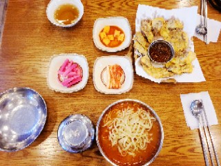 [남양주 맛집,카페]얼큰한 육칼 동동국수집과 예쁜카페 마담파이