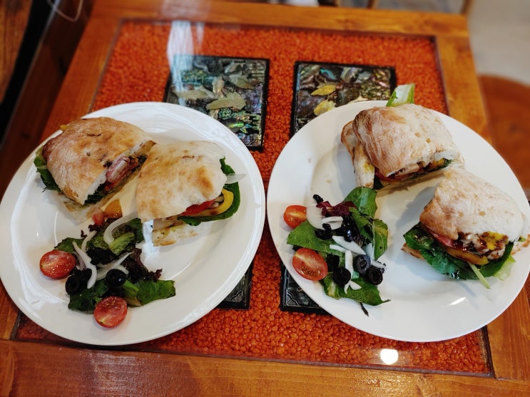  익선동샌드위치 맛집 - 빠숑숑. 한옥에서 즐기는 화덕빵