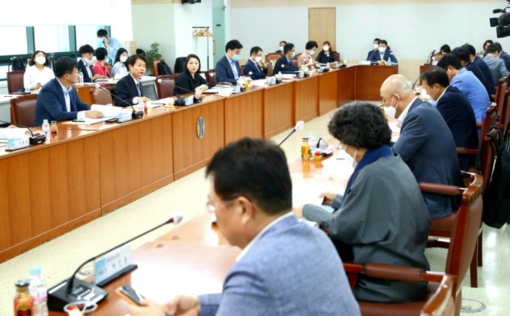 내년도 건강보험료율 결정 연기…요양급여비는 1.99% 인상 확정 내년도 건강보험료율 결정 연기…요양급여비는 1.99% 인상 확정