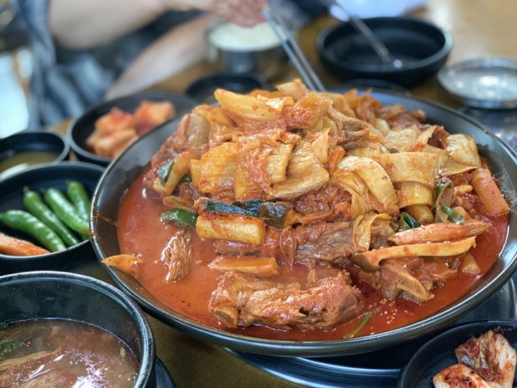  [맛집소개] 묵은지가 참 맛있는 뼈찜 / 감자탕 맛집 두리맛 감자탕의 묵은지 뼈짐을 소개 합니다~ (동탄맛집 /11자 상가 맛집)