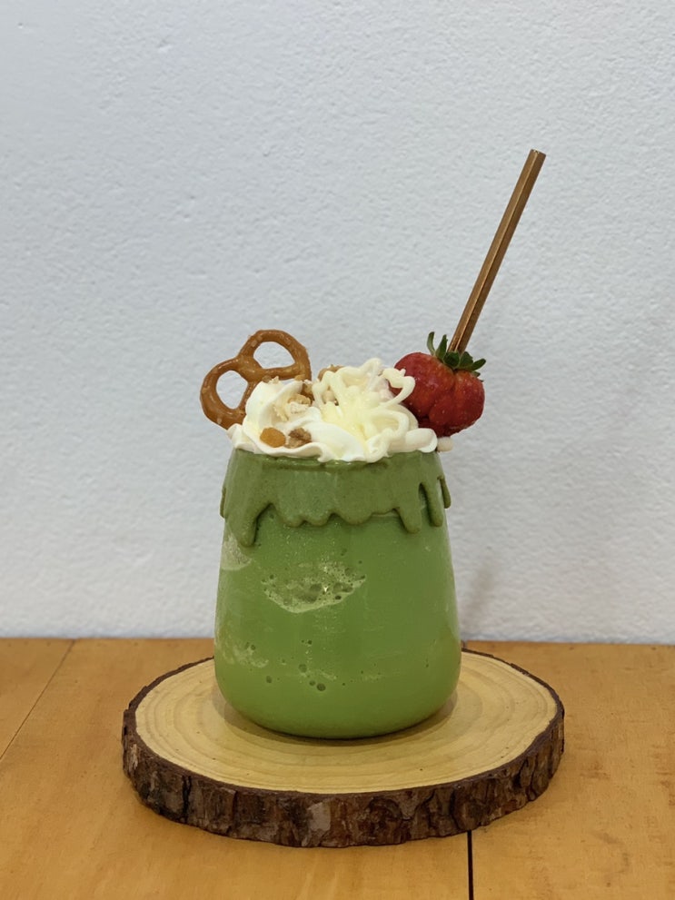  [다낭 교환학생] Tasty U Too Coffee 테이스티 유 투 커피 / 음료가 정말 예쁜 다낭 카페