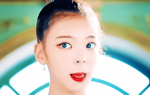 잇지 리아 사복도 잘입는구나 디게 이쁘네 잇지 리아 사복도 잘입는구나 디게 이쁘네