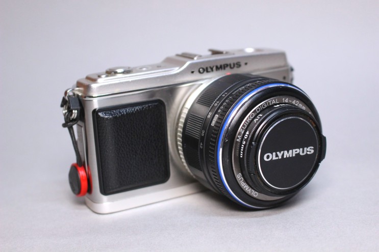 올림푸스 E-P1 카메라.