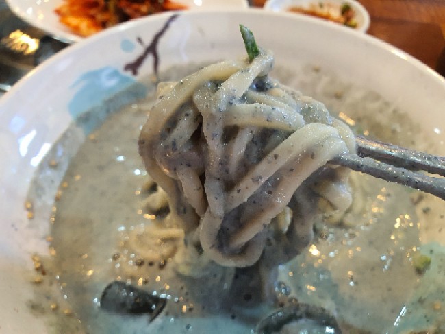 청라 콩국수 맛깔나게 잘하는 집 청라 홍두깨 손 칼국수 믿고 잡솨봐 나만 믿고 따라와 청라 콩국수 맛깔나게 잘하는 집 청라 홍두깨 손 칼국수 믿고 잡솨봐 나만 믿고 따라와