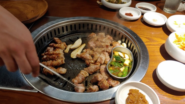 돼지 목살 삼겹살 83해치 돼지 목살 삼겹살 83해치