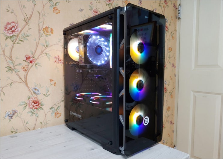  고급스러운 디자인과 확장성을 겸비한 PC케이스 마이크로닉스 Master T500 2020 강화유리