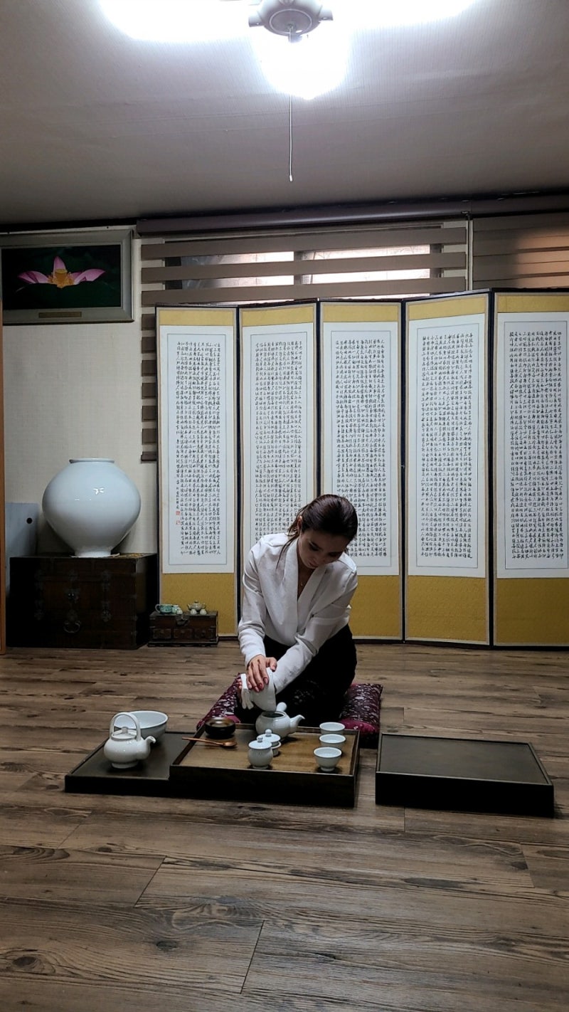 금당 차(茶)문화 인성교육원에서 다도 예절 배우는 학우님 모습~^^* : 네이버 블로그