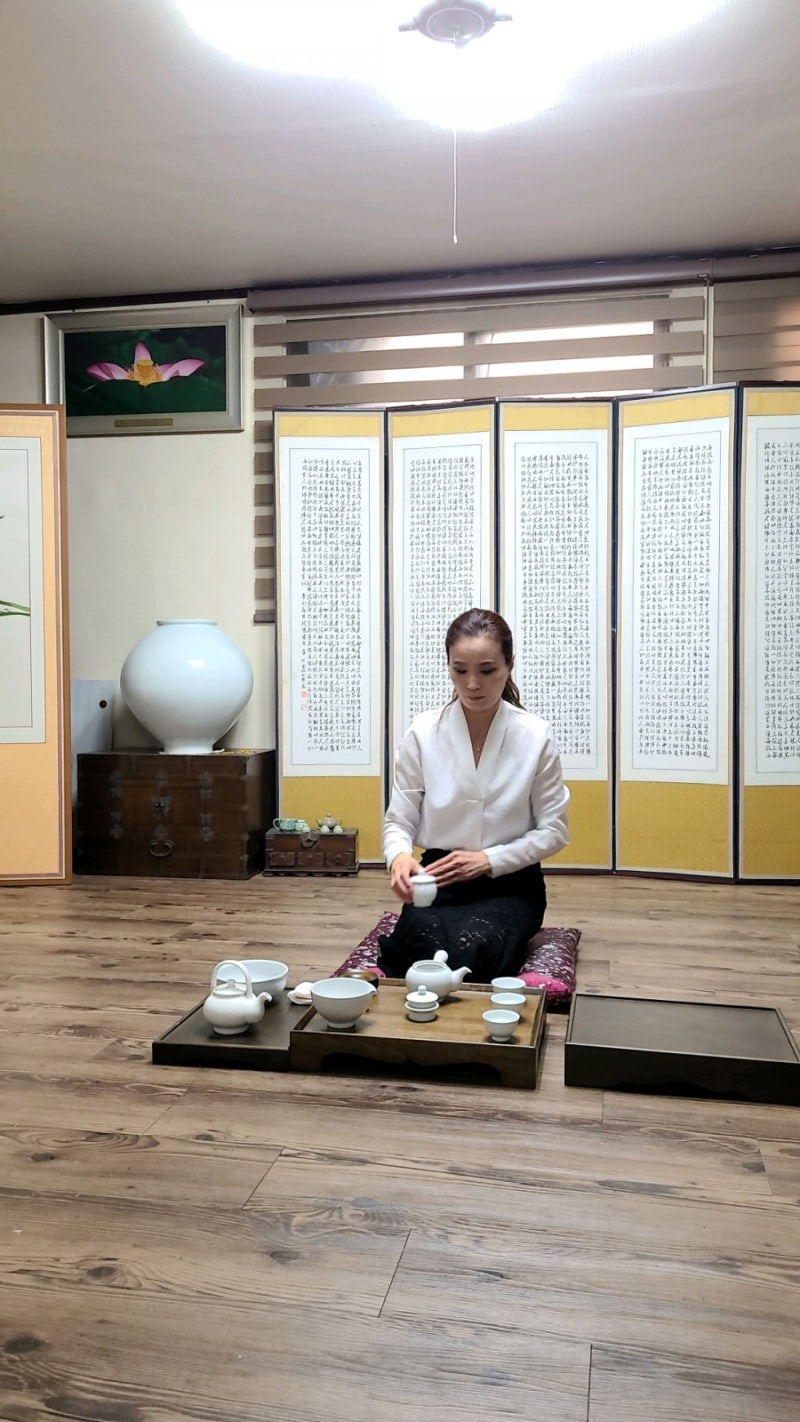 금당 차(茶)문화 인성교육원에서 다도 예절 배우는 학우님 모습~^^* : 네이버 블로그