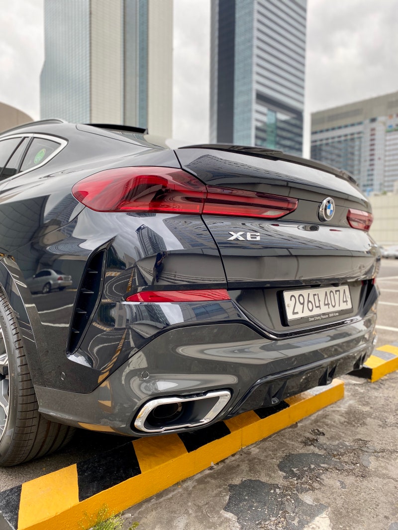 BMW X6 40i M 스포츠 패키지 옵션, 2열 뒷좌석 레그룸, 트렁크 공간 그리고 차박 : 네이버 블로그