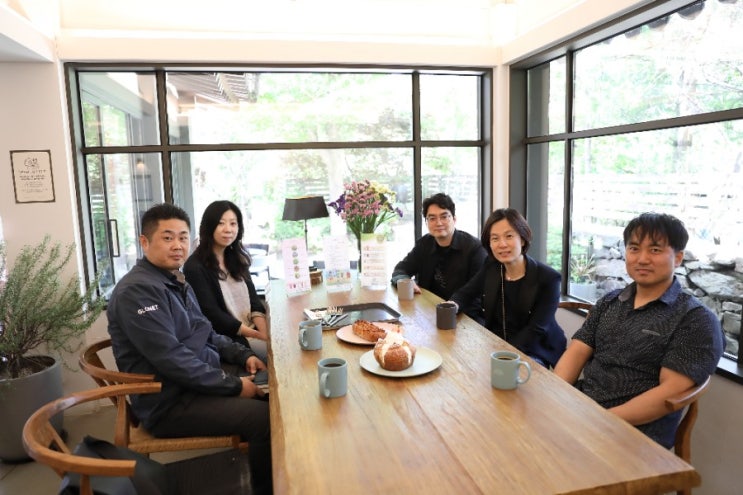  갈대빨대를 연구하는 사람들
