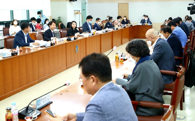 내년 건강보험료율 동결 가능성 확산…문케어 동력 잃나 내년 건강보험료율 동결 가능성 확산…문케어 동력 잃나