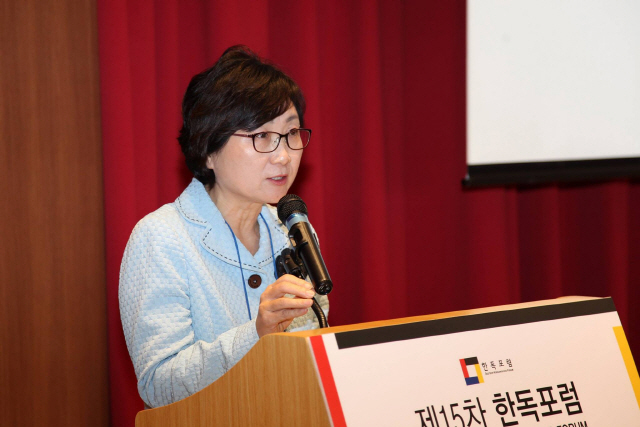 조기숙 "文 부동산 정책 비판글에 감사문자 많았다···삭제 안해" 조기숙 "文 부동산 정책 비판글에 감사문자 많았다···삭제 안해"