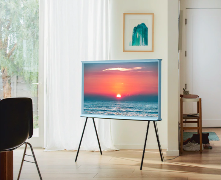  삼성 더 세리프 4K TV. 인테리어의 모던함을 증폭시켜줄까
