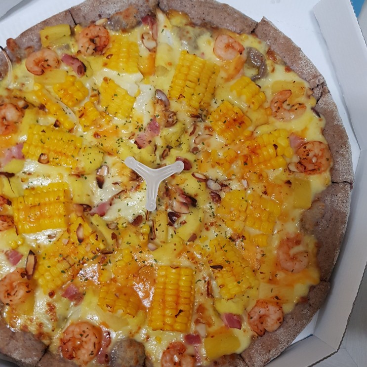 피자 알볼로 시그니처 메뉴 옥수수 피자
