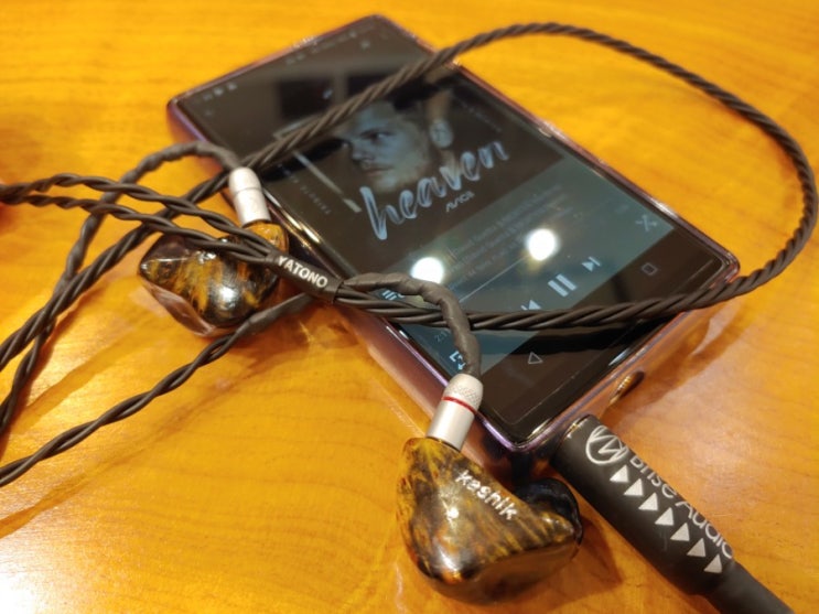  브리즈 오디오의 플레그쉽 커스텀 케이블 야토노 청음기 (Brise Audio YATONO-Rh2+)
