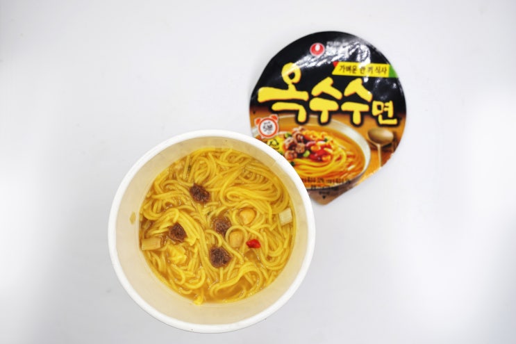  이것도 저것도 아닌 농심 옥수수면