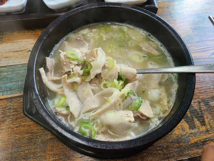  광주 양산동 '삼촌돼지국밥' 수육돼지국밥