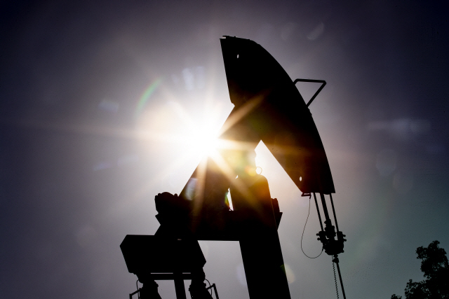 다시 유가전쟁 위협하는 사우디 “OPEC 회원국 감산 준수하라” 다시 유가전쟁 위협하는 사우디 “OPEC 회원국 감산 준수하라”