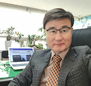 [데스크 브리핑]'코로나19, 금융권 변화'와 <b>KB</b>금융 윤종규... 