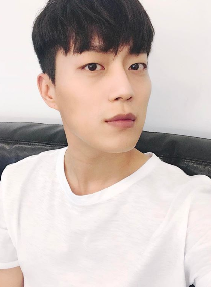 윤두준 나이 키 남친짤 인스타 사진 모아보기