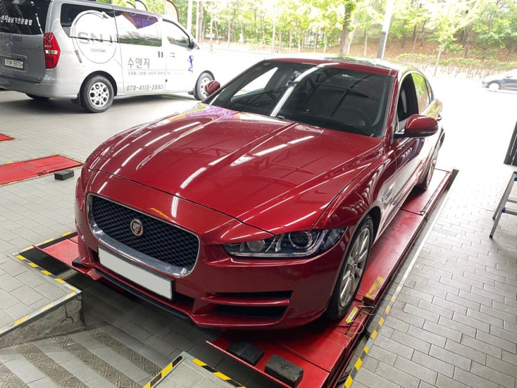  올웨더 타이어 하나면 일 년 내내 안전한 주행이 가능합니다. 재규어 XE 미쉐린 크로스클라이밋 CC+ 205/55R17 타이어테크 안산 사동점