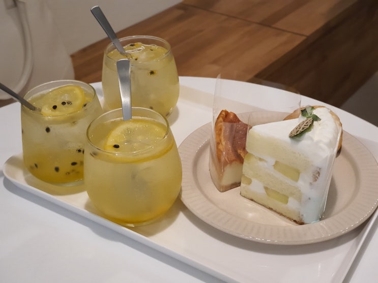  사당역 오픈한지 며칠 안된 Hola! High 올라 하이 카페 후기 + 위치 업데이트