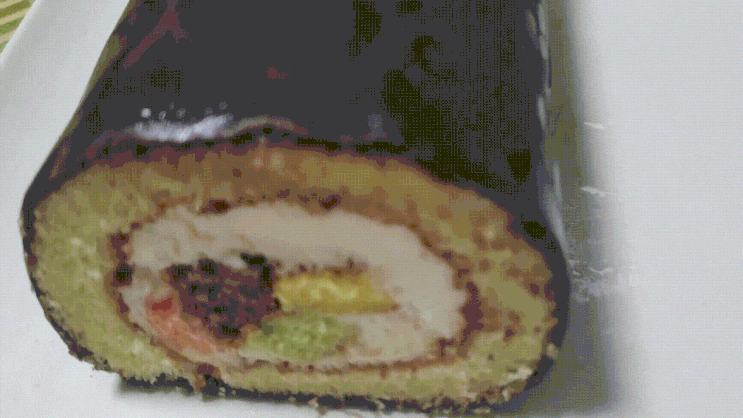 손님 대접할 땐!? 김밥을 품은 샹떼비슈 수제 롤케익 손님 대접할 땐!? 김밥을 품은 샹떼비슈 수제 롤케익