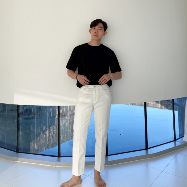  남자 일자 스트레이트 화이트 청바지 데님 추천 코디