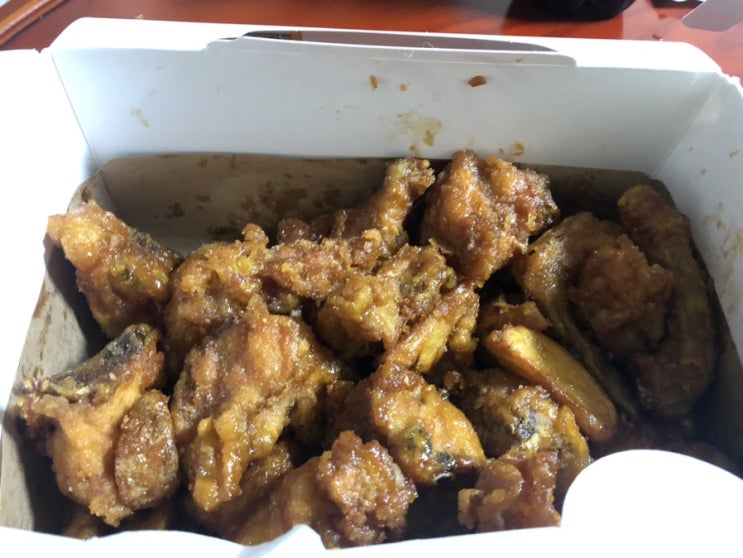  아이들 주말 간식으로 치킨과 피자를 먹었어요