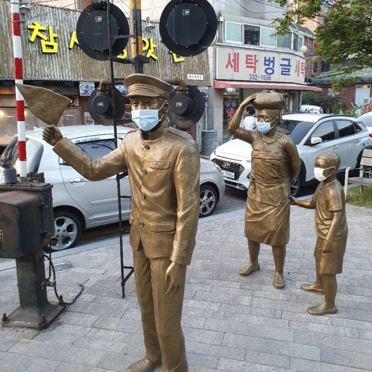  신촌~홍대 경의선 철도공원에서...