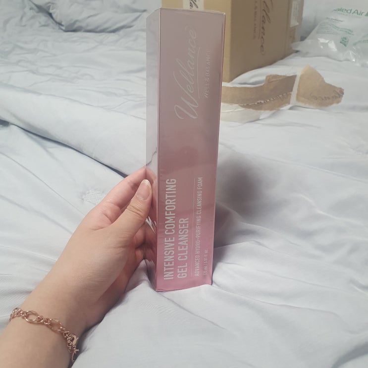  저자극 약산성 클렌징 웰런스 인텐시브 컴포팅 젤 클렌저 수분이 꽉찬거 같아요